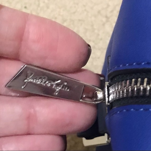 🆕KENDALL&KYLIE SUPER SUPER CUTE BLUE&WHITE CURSIVE LETTERING ACROSS MAKEUP BAG - Picture 7 of 14